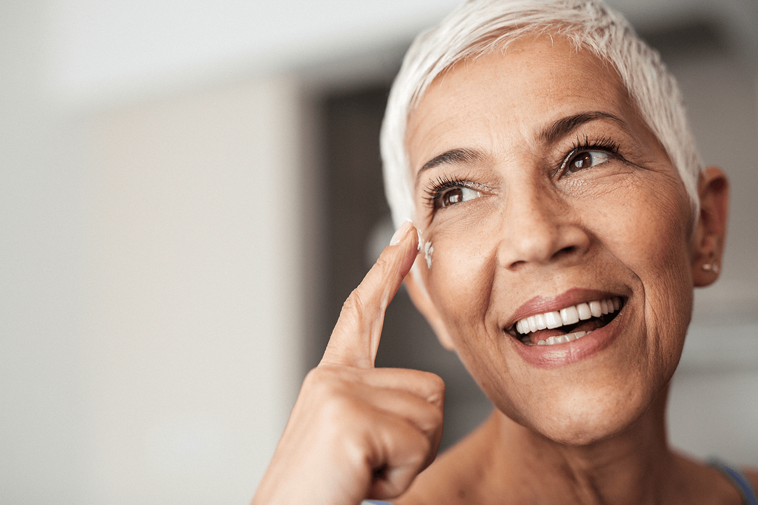 MENOPAUSE SKINCARE: NAVIGATING THE IMPACT OF HORMONAL CHANGES ON YOUR SKIN